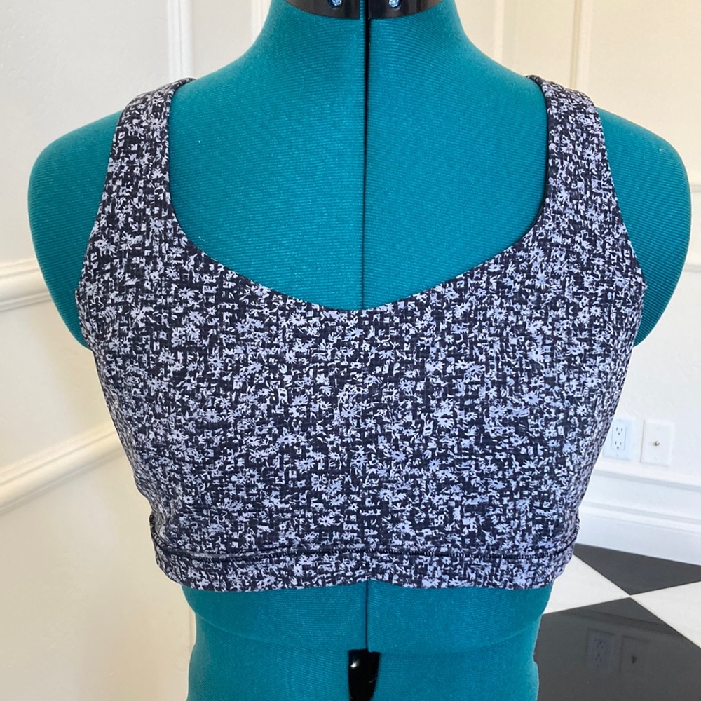 Lululemon Sports Bra l Black and Grey